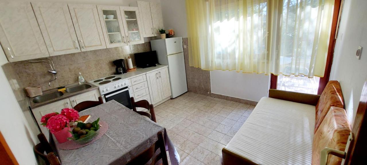Apartment Luka Dobrinj ภายนอก รูปภาพ