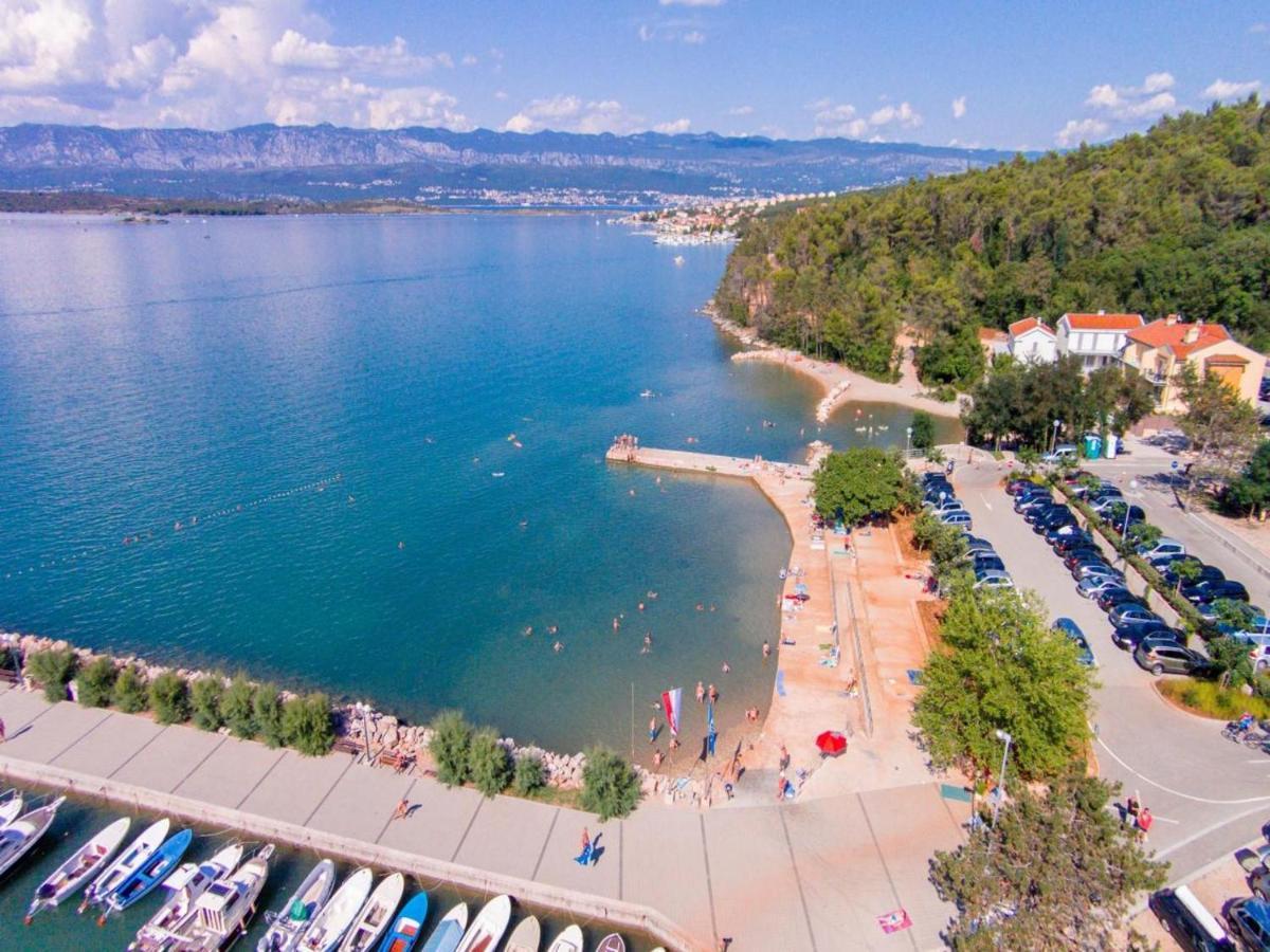 Apartment Luka Dobrinj ภายนอก รูปภาพ