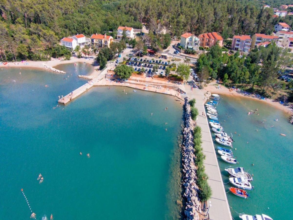 Apartment Luka Dobrinj ภายนอก รูปภาพ