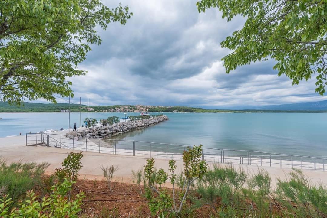 Apartment Luka Dobrinj ภายนอก รูปภาพ