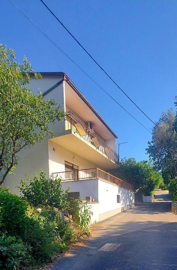 Apartment Luka Dobrinj ภายนอก รูปภาพ